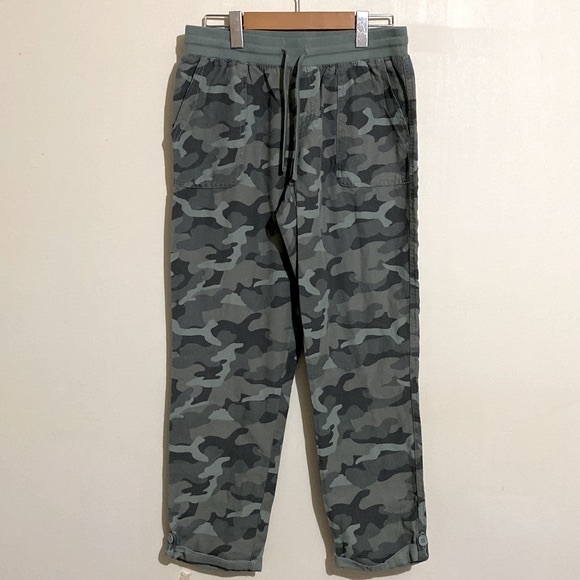 Maurices Women’s Weekender Camo Pant Size 4 - Picture 2 of 10